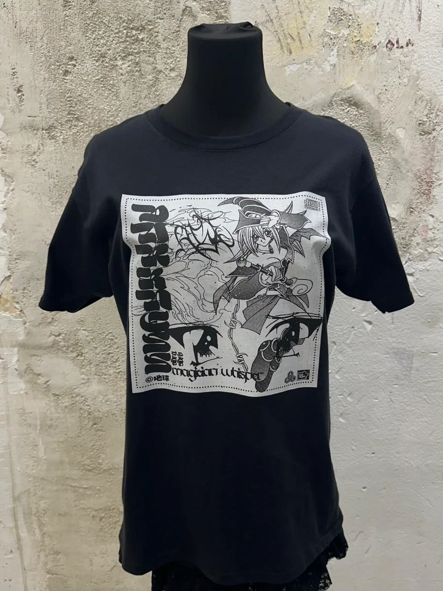 Camiseta maga oscura
