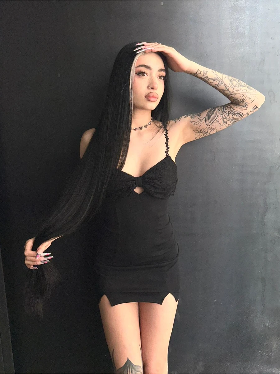 Vestido mini ajustado con lacito lencero