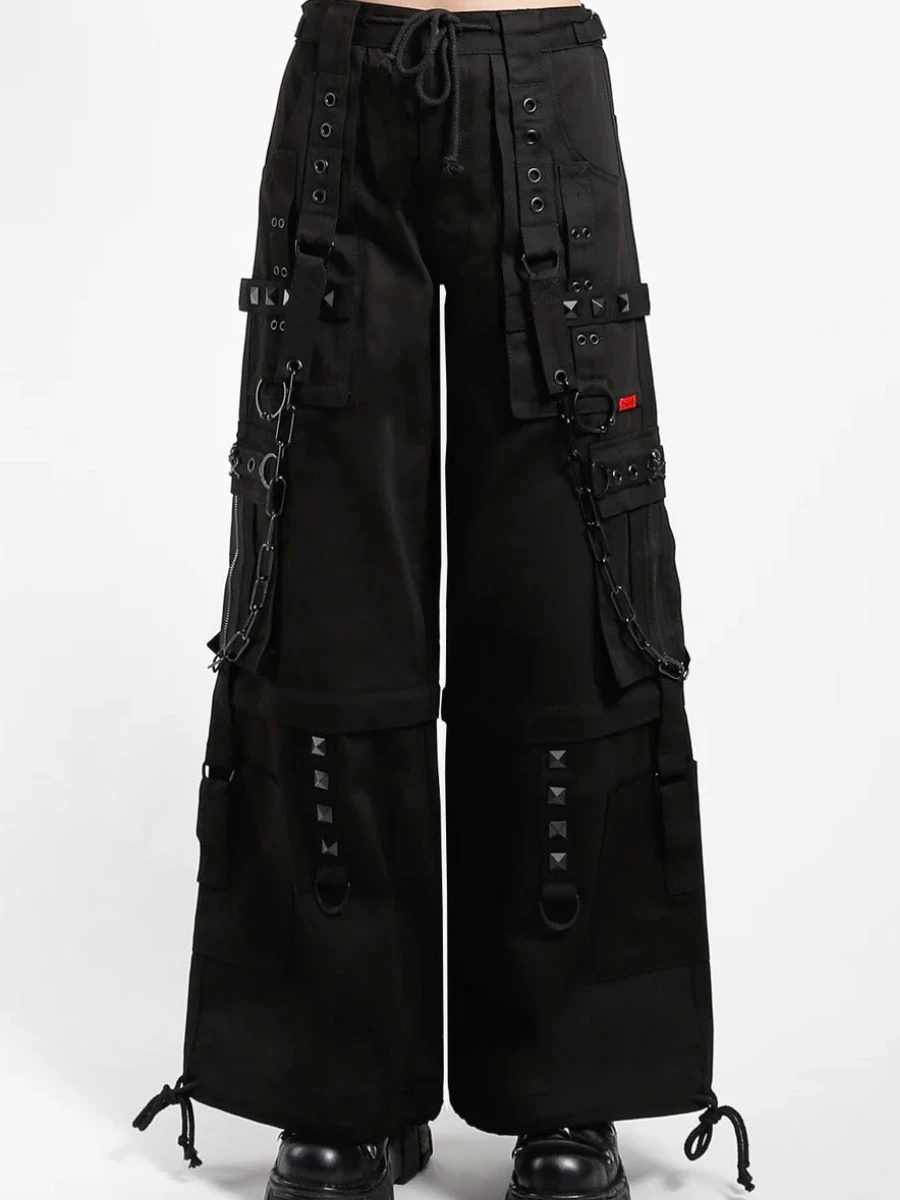 Pantalones goth tachuelas y cadenas