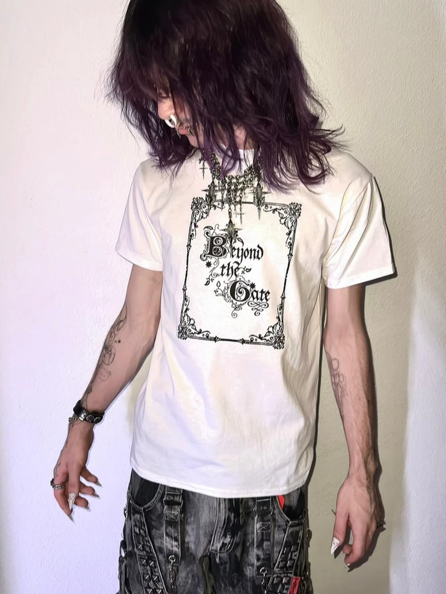 Camiseta Beyond the gate