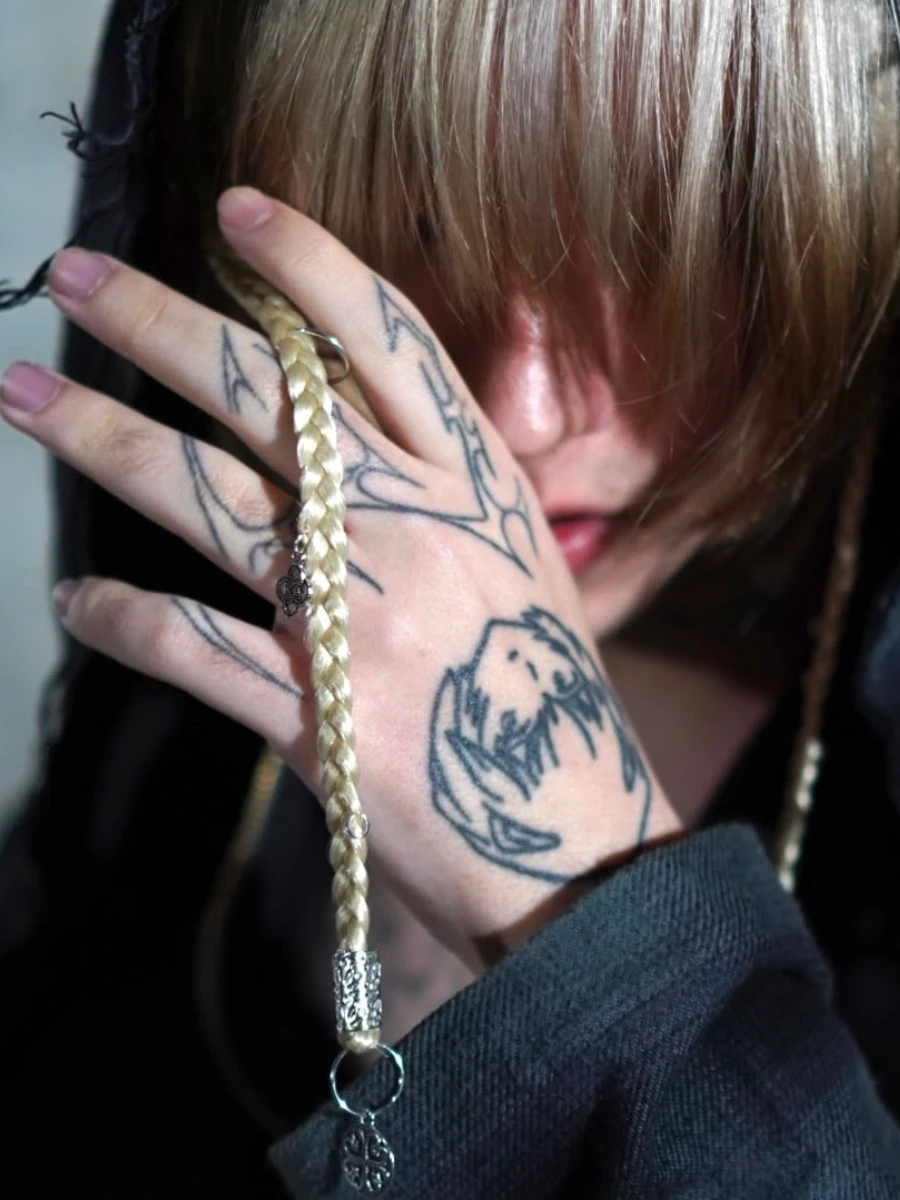 Trenzas para el pelo rubio platino